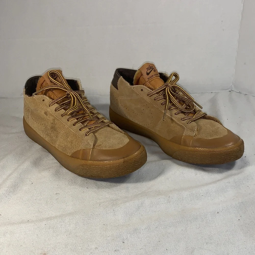 Men’s Nike SB Blazer Zoom Chukka Tan Suede Sneakers